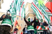 b_180_160_16777215_00_images_manifestanti_agricoli_2021.jpg